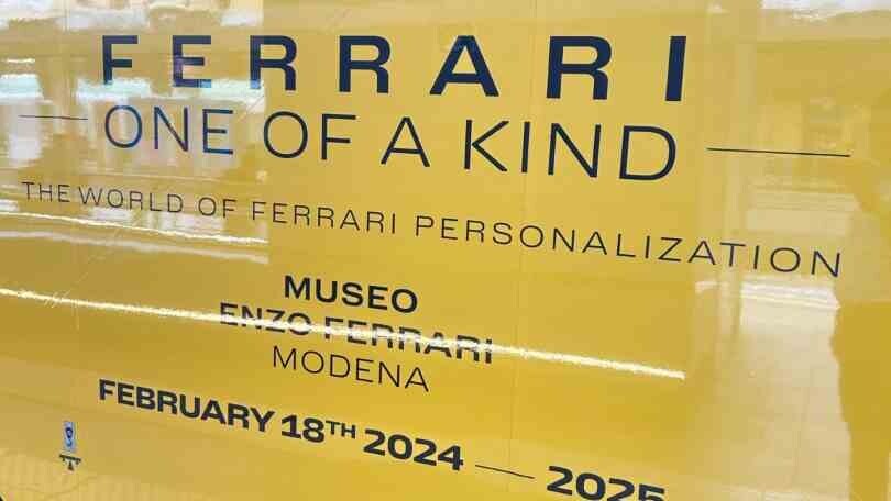 La mostra 'Ferrari, One of a Kind' spicca sul treno Rock