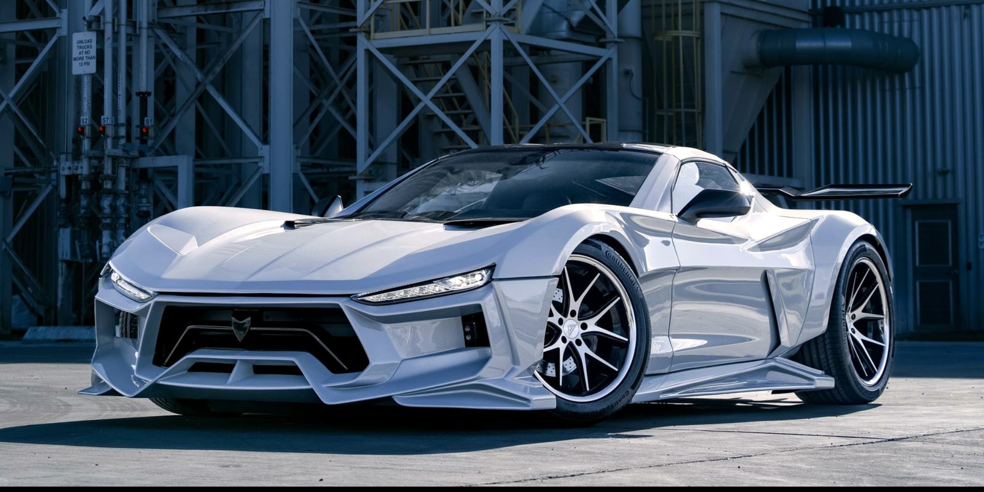 Questa Corvette C6 by Valarra sembra uscita da un videogame