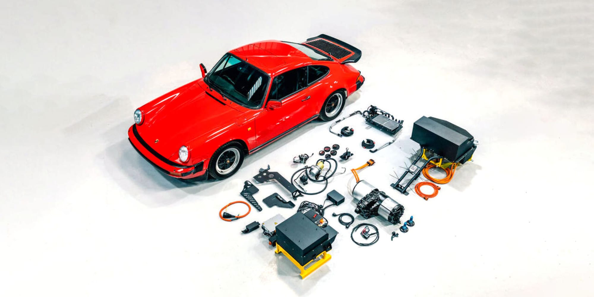 Cornish Rally trasforma in EV Porsche 911, Mini e Land Rover