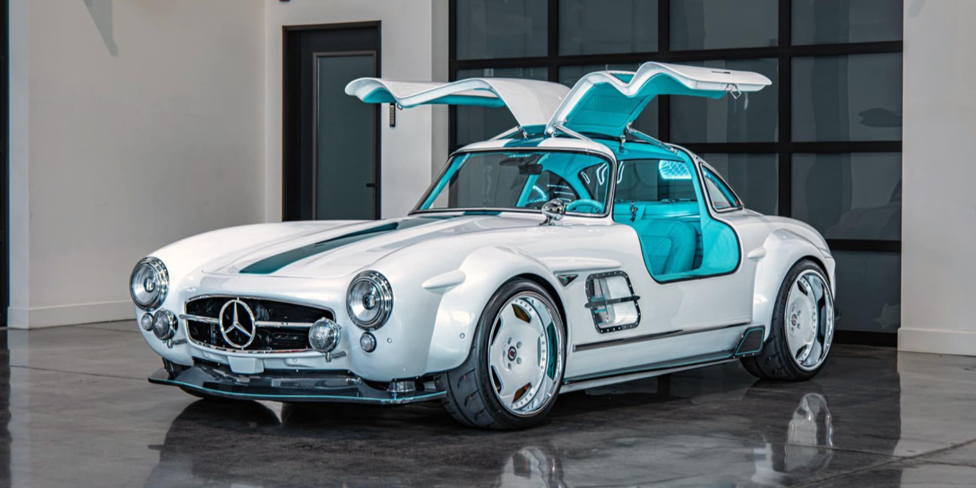 Mercedes 300SL elettrica, in vendita quella su base Tesla