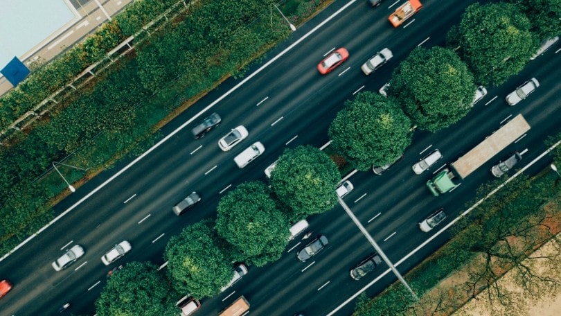 Per gli italiani è meglio spostarsi in auto che con i mezzi pubblici