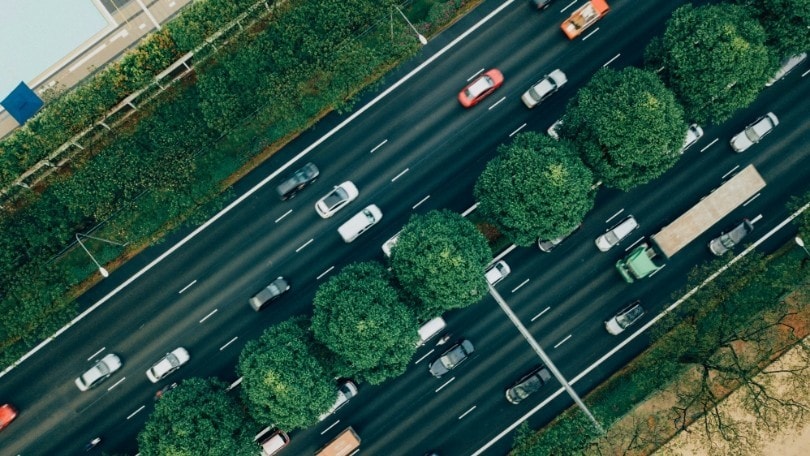 Per gli italiani è meglio spostarsi in auto che con i mezzi pubblici