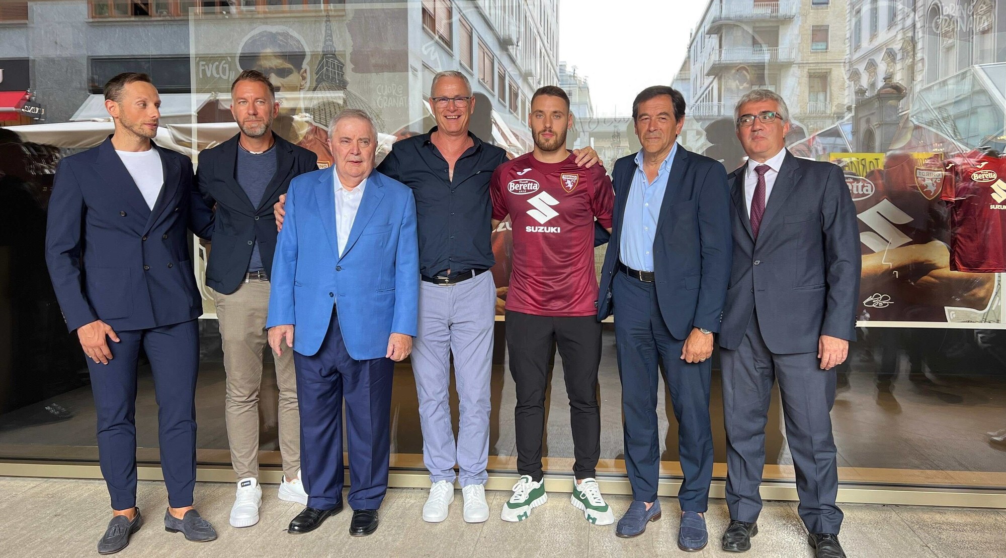 Suzuki e Torino presentano la nuova maglia 2024-25