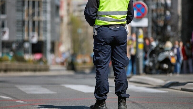 Sfreccia a 216 km/h sull'Aurelia in supercar: preso il pilota dei 90 km/h