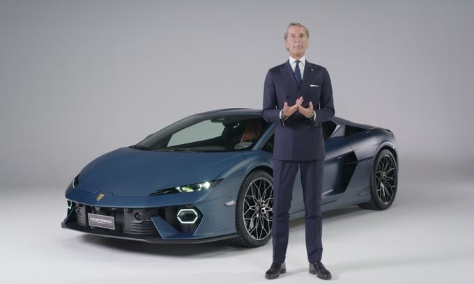Nuova Lamborghini Temerario spiegata da Stephan Winkelmann