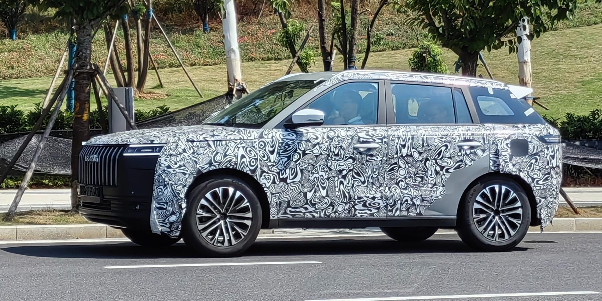 Jaecoo J5, prime foto del Suv che strizza l'occhio al fuoristrada