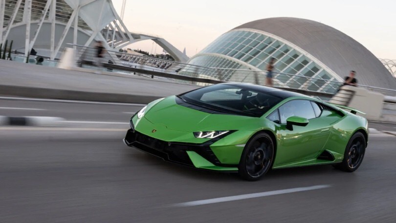 Multato perché la Lamborghini fa troppo rumore: il prezzo è assurdo