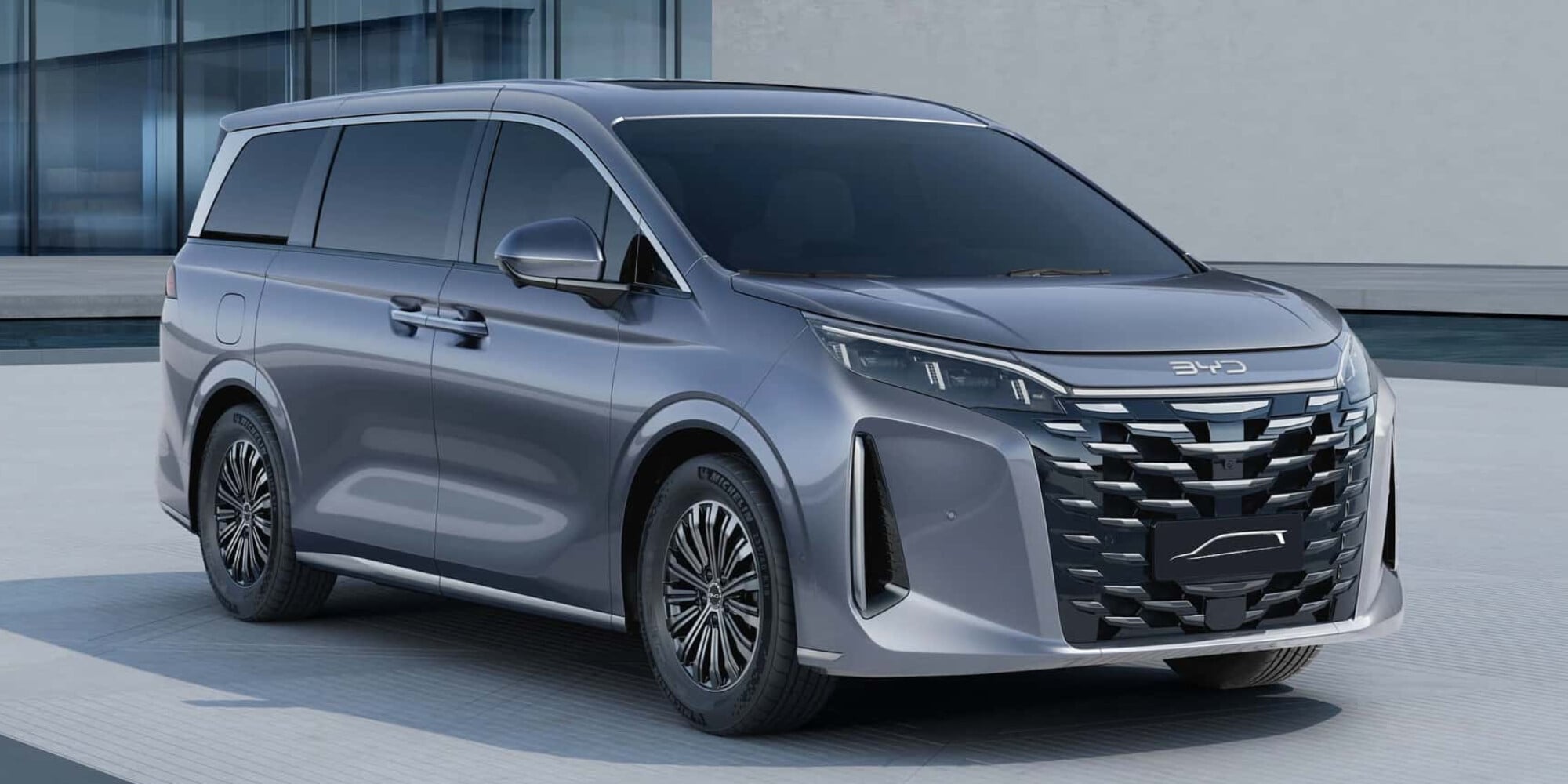 BYD Xia, monovolume alla spina anche per l’Europa