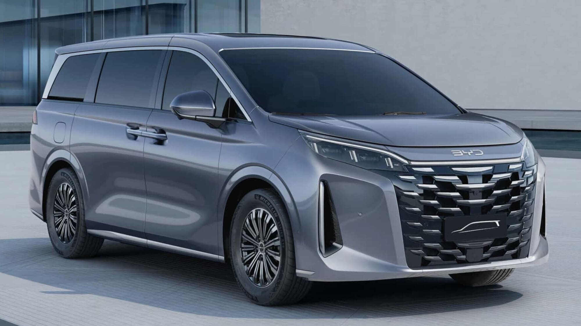 BYD Xia, monovolume alla spina anche per l’Europa
