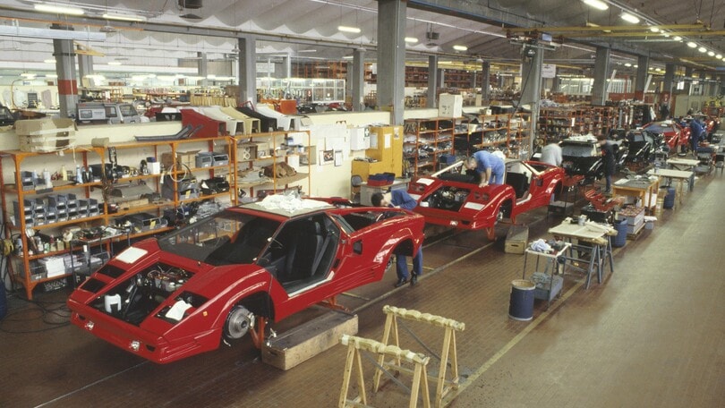 Lamborghini Countach, il servizio fotografico per i 50 anni del modello