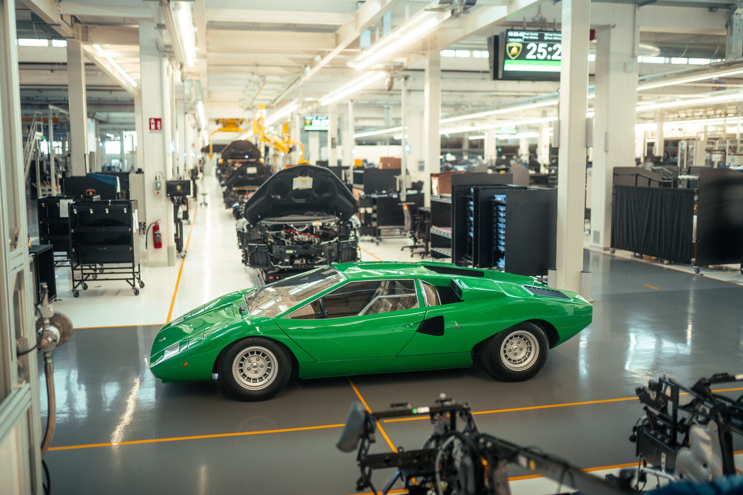 Lamborghini Countach, 50 anni di un modello storico ma camaleontico