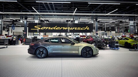 Porsche Taycan Turbo S Celestial Jade, personalizzazione al top