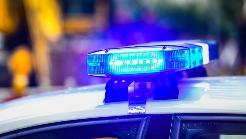 Senza patente, assicurazione e col mezzo sequestrato: maxi multa