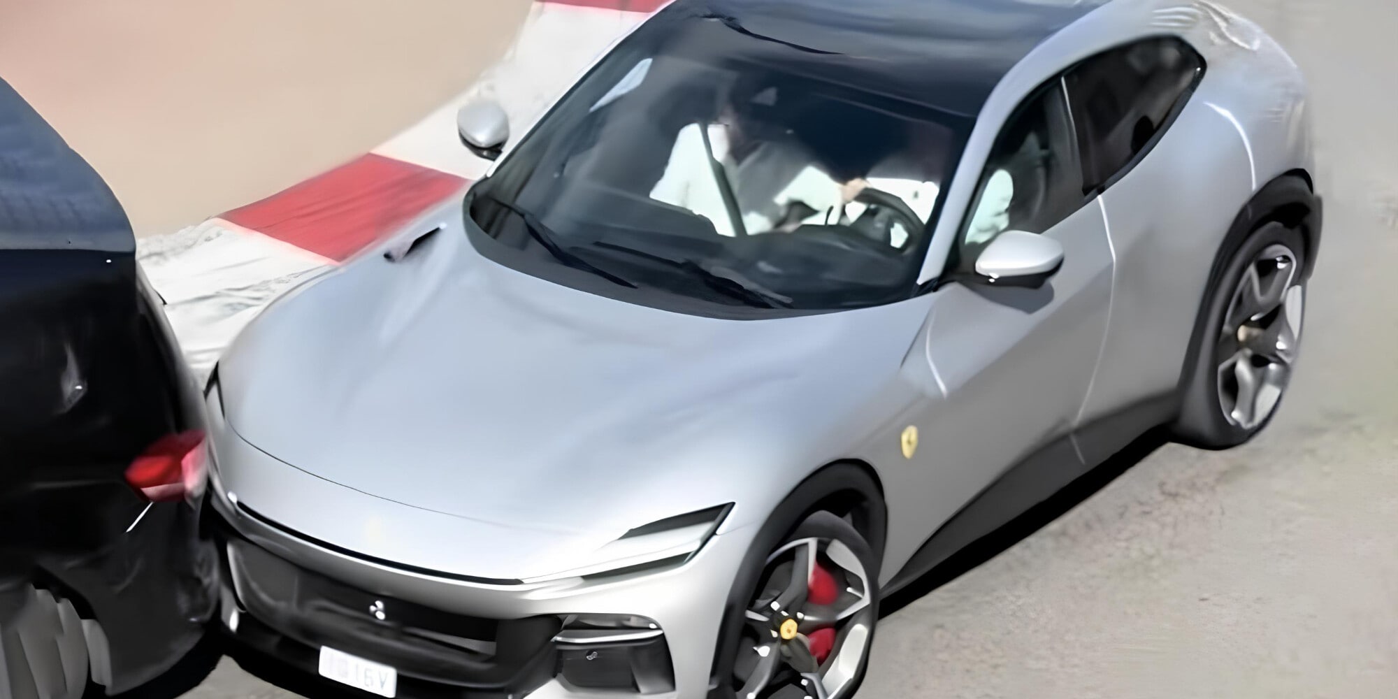 Charles Leclerc, piccolo incidente con Ferrari Purosangue