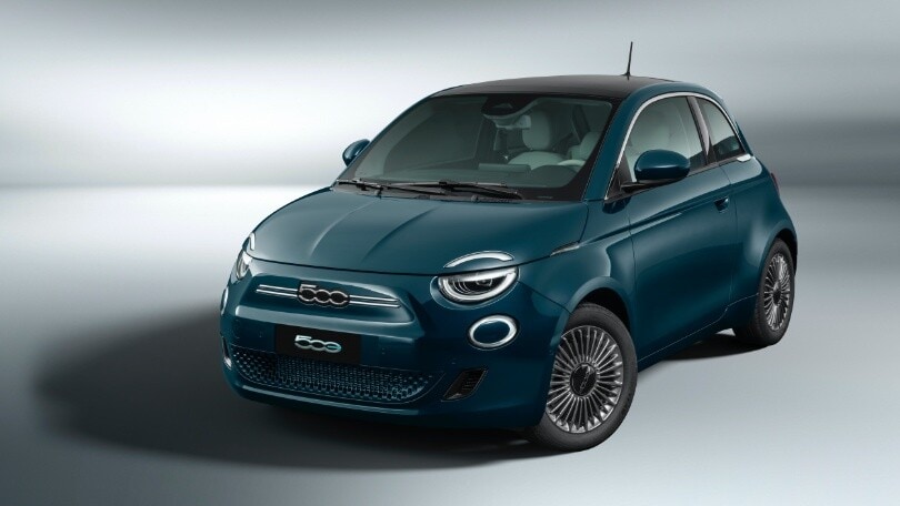 La Fiat 500e non vende: Stellantis ferma la produzione per un mese