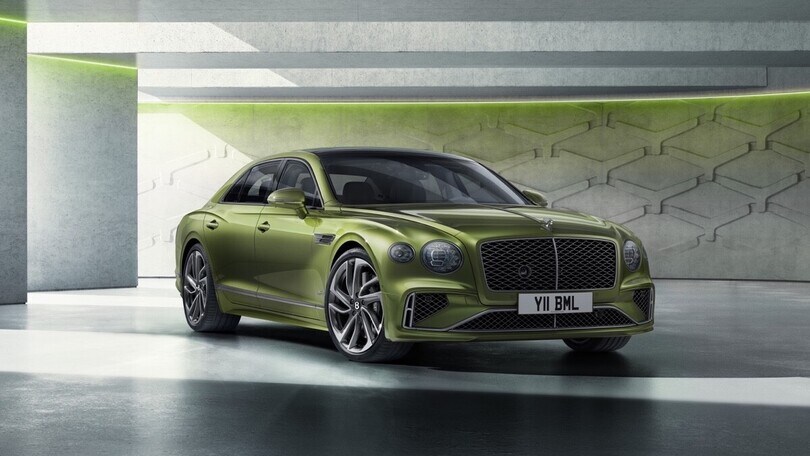 Bentley Flying Spur Speed, è super ibrido plug-in