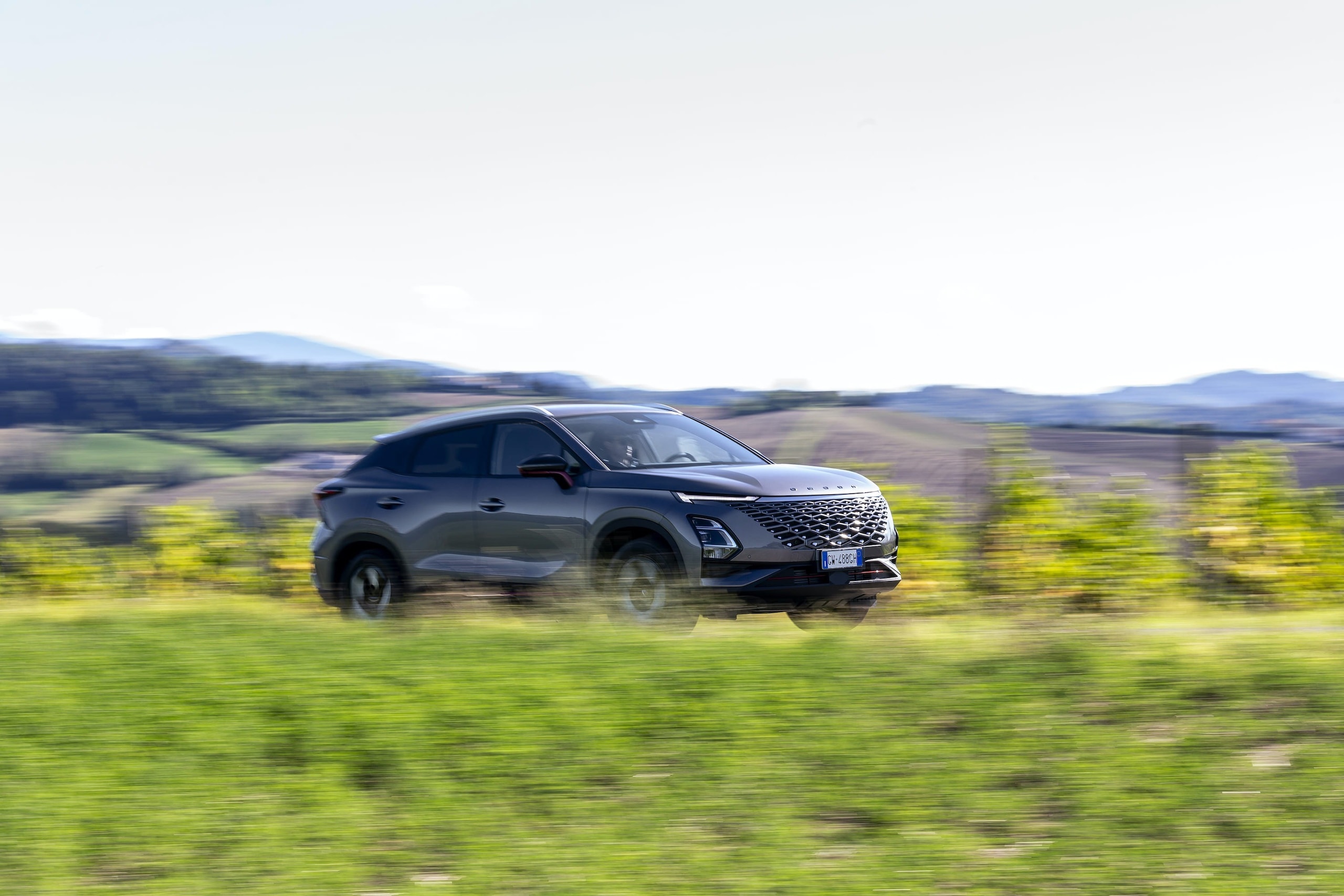 Omoda 5, le foto in azione del Suv cinese dal prezzo speciale