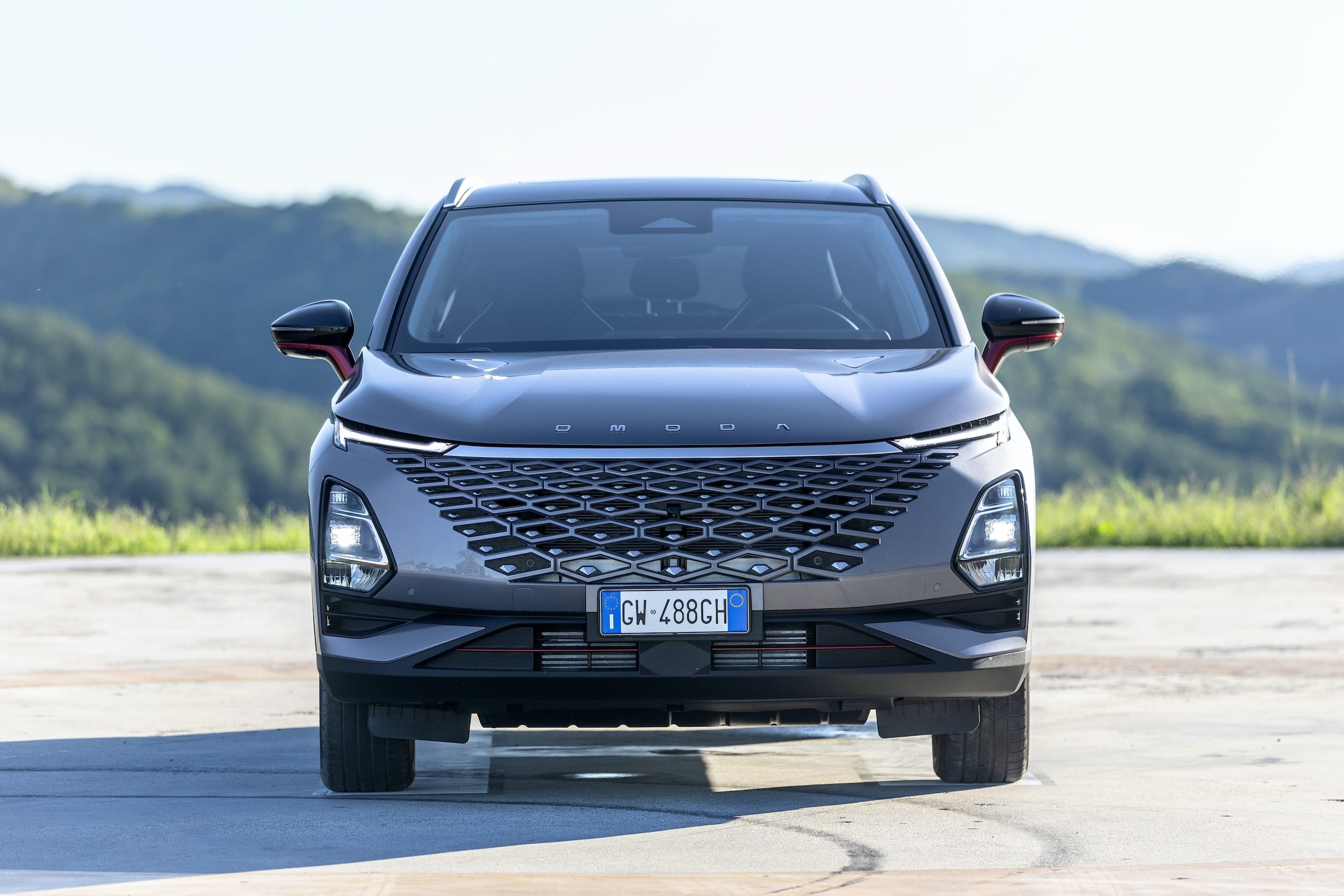 Omoda 5, le foto in azione del Suv cinese dal prezzo speciale