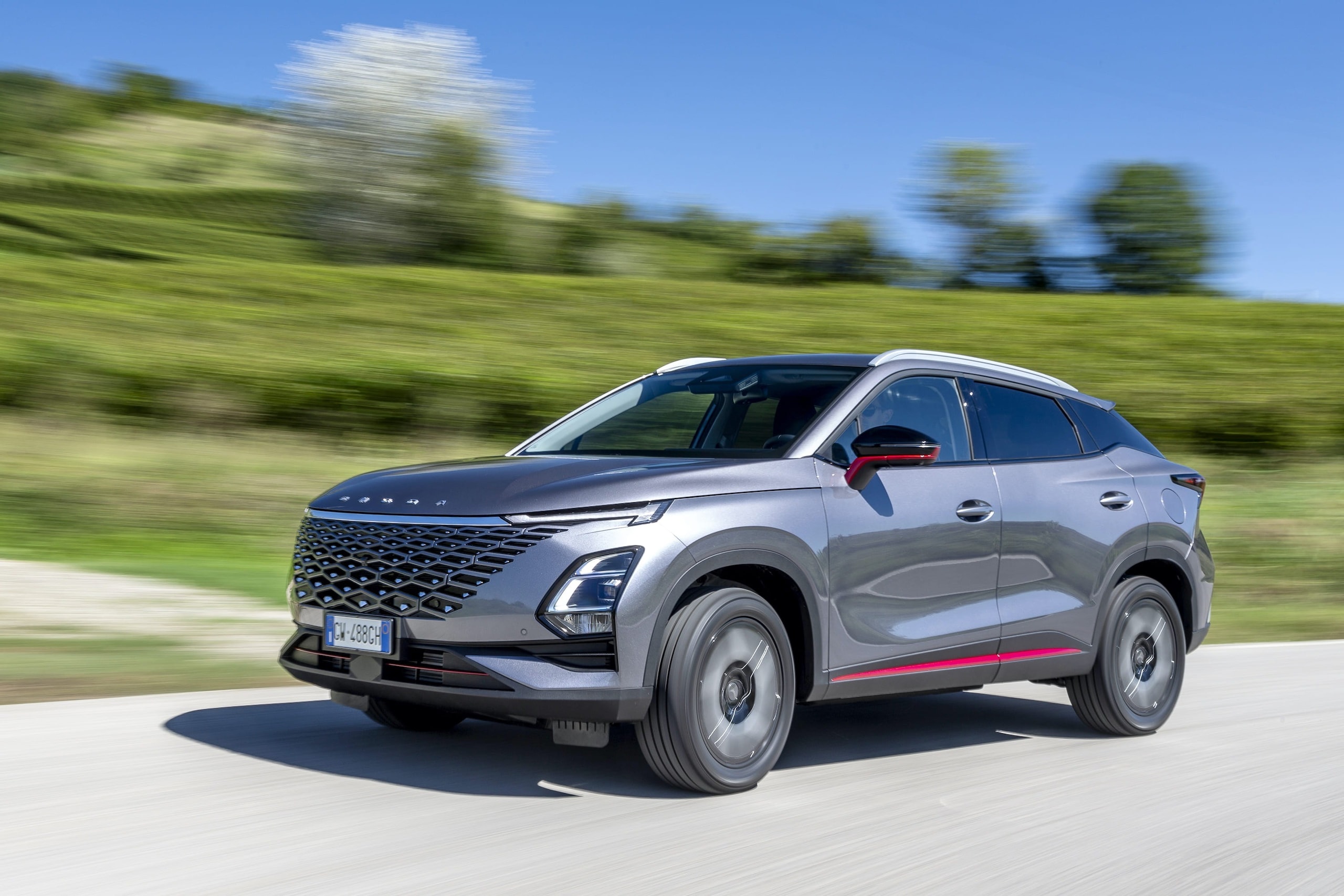 Omoda 5, le foto in azione del Suv cinese dal prezzo speciale