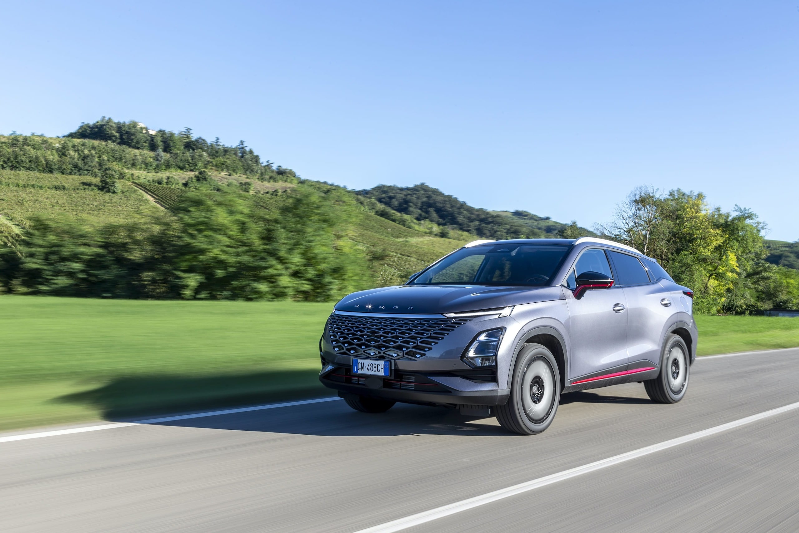 Omoda 5, le foto in azione del Suv cinese dal prezzo speciale