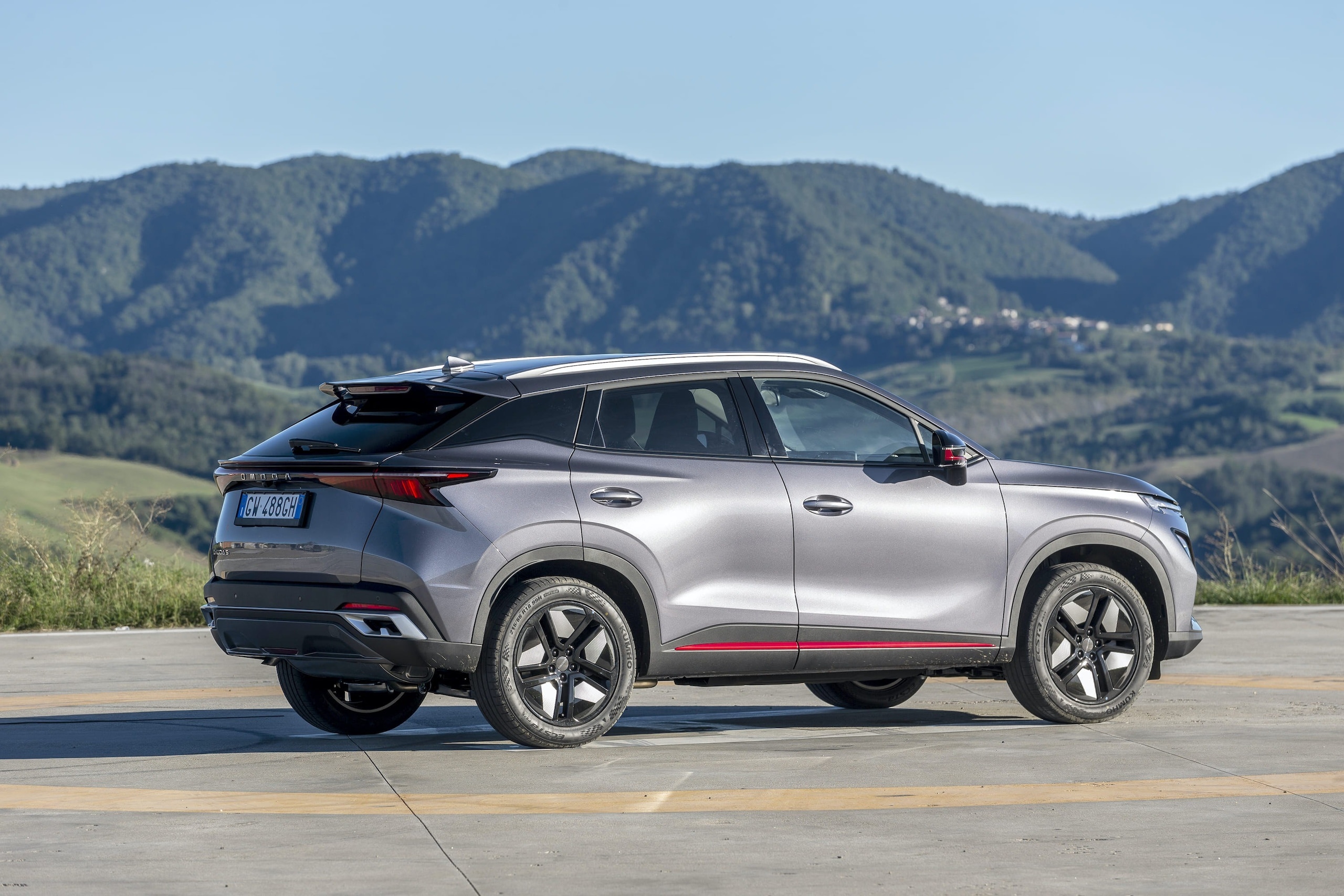 Omoda 5, le foto in azione del Suv cinese dal prezzo speciale