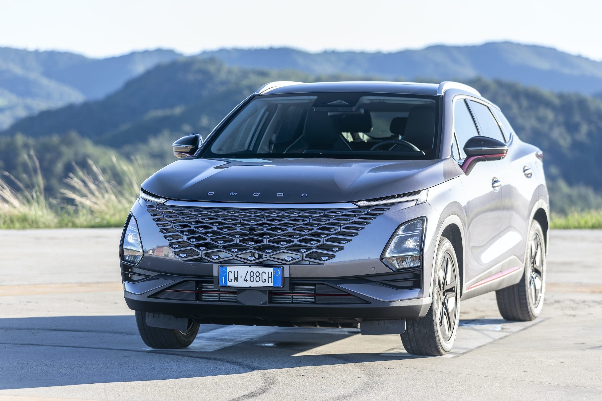 Omoda 5, le foto in azione del Suv cinese dal prezzo speciale