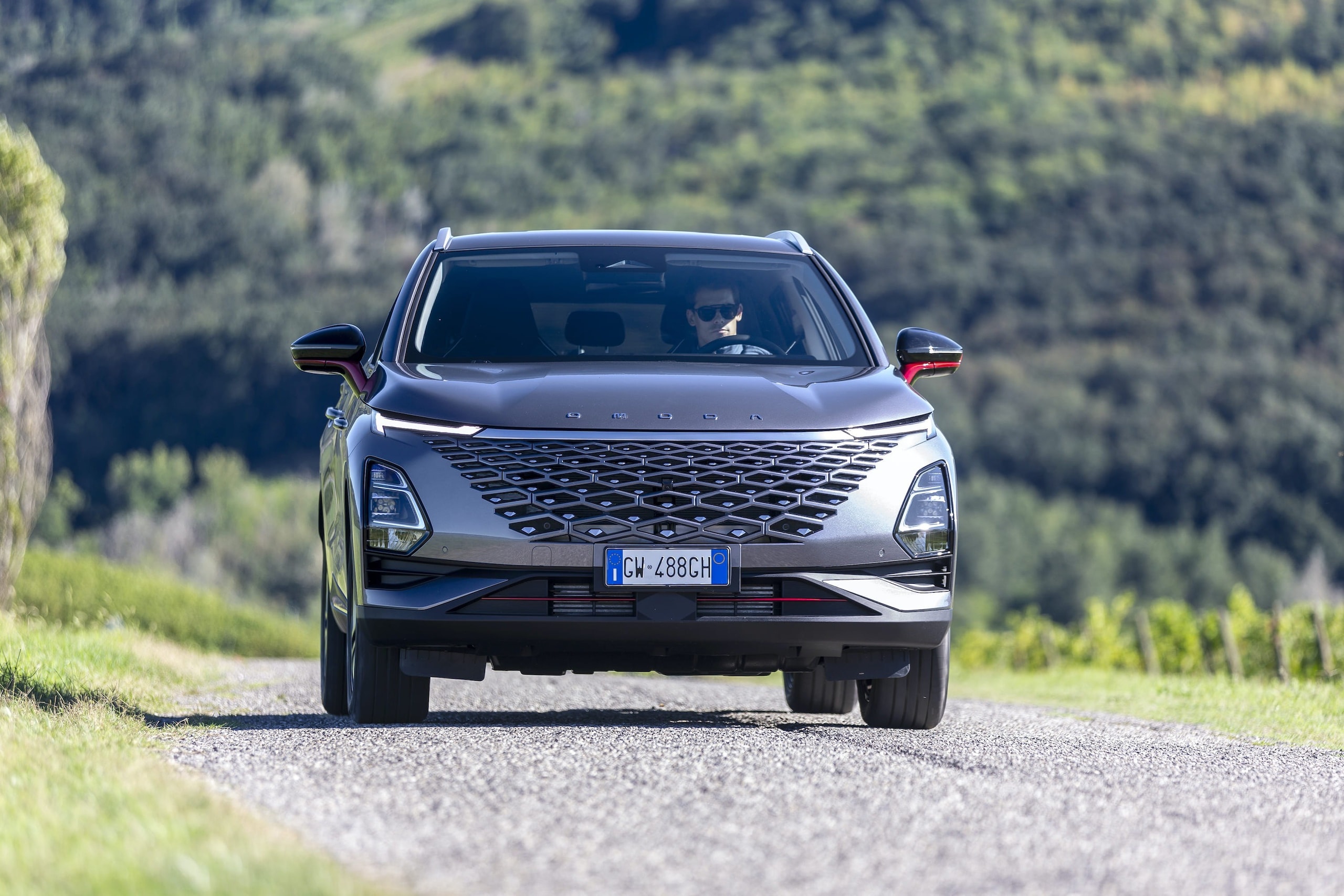 Omoda 5, le foto in azione del Suv cinese dal prezzo speciale