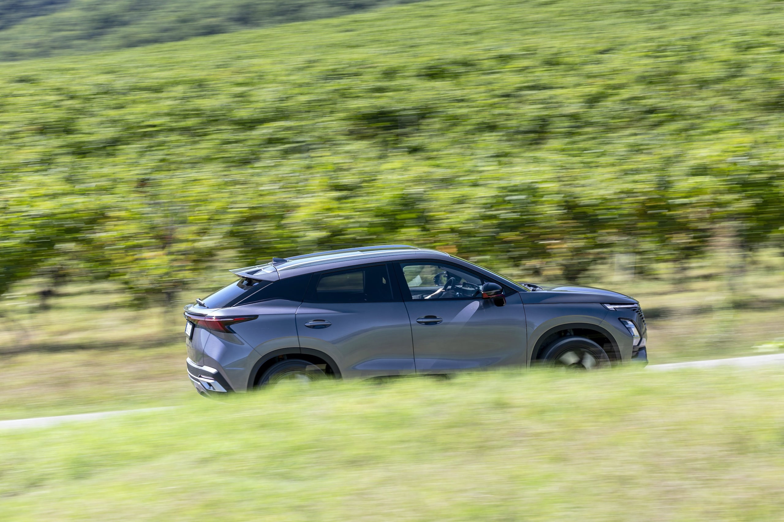 Omoda 5, le foto in azione del Suv cinese dal prezzo speciale