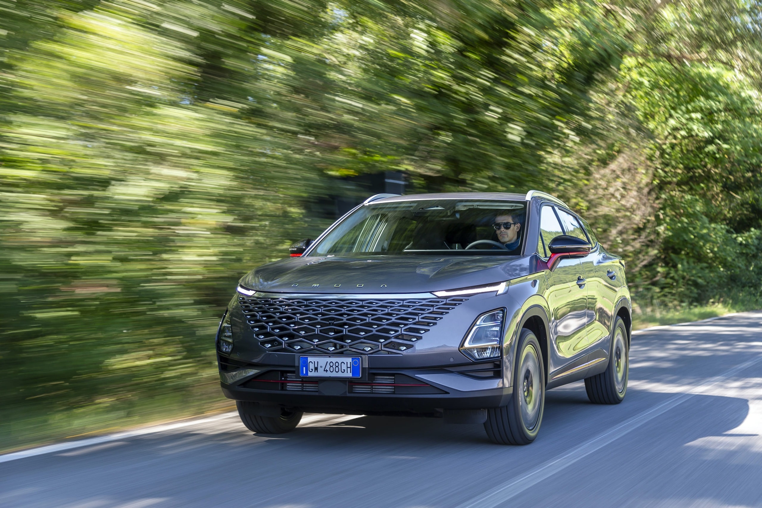 Omoda 5, le foto in azione del Suv cinese dal prezzo speciale