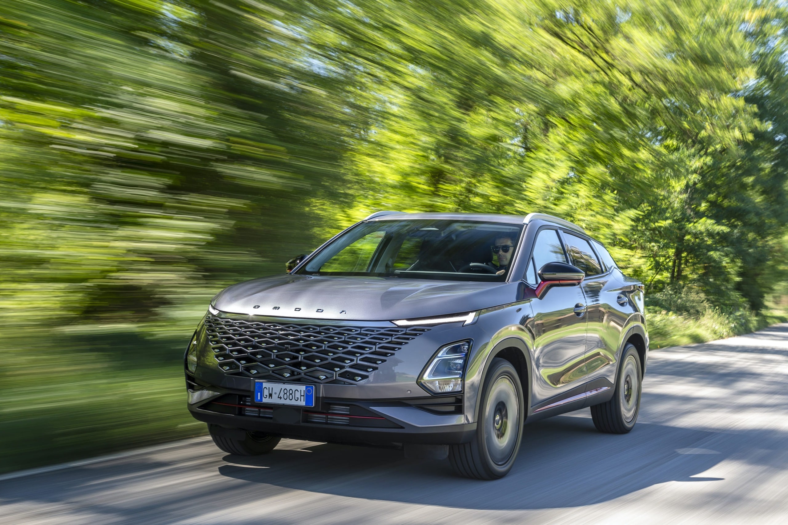 Omoda 5, le foto in azione del Suv cinese dal prezzo speciale