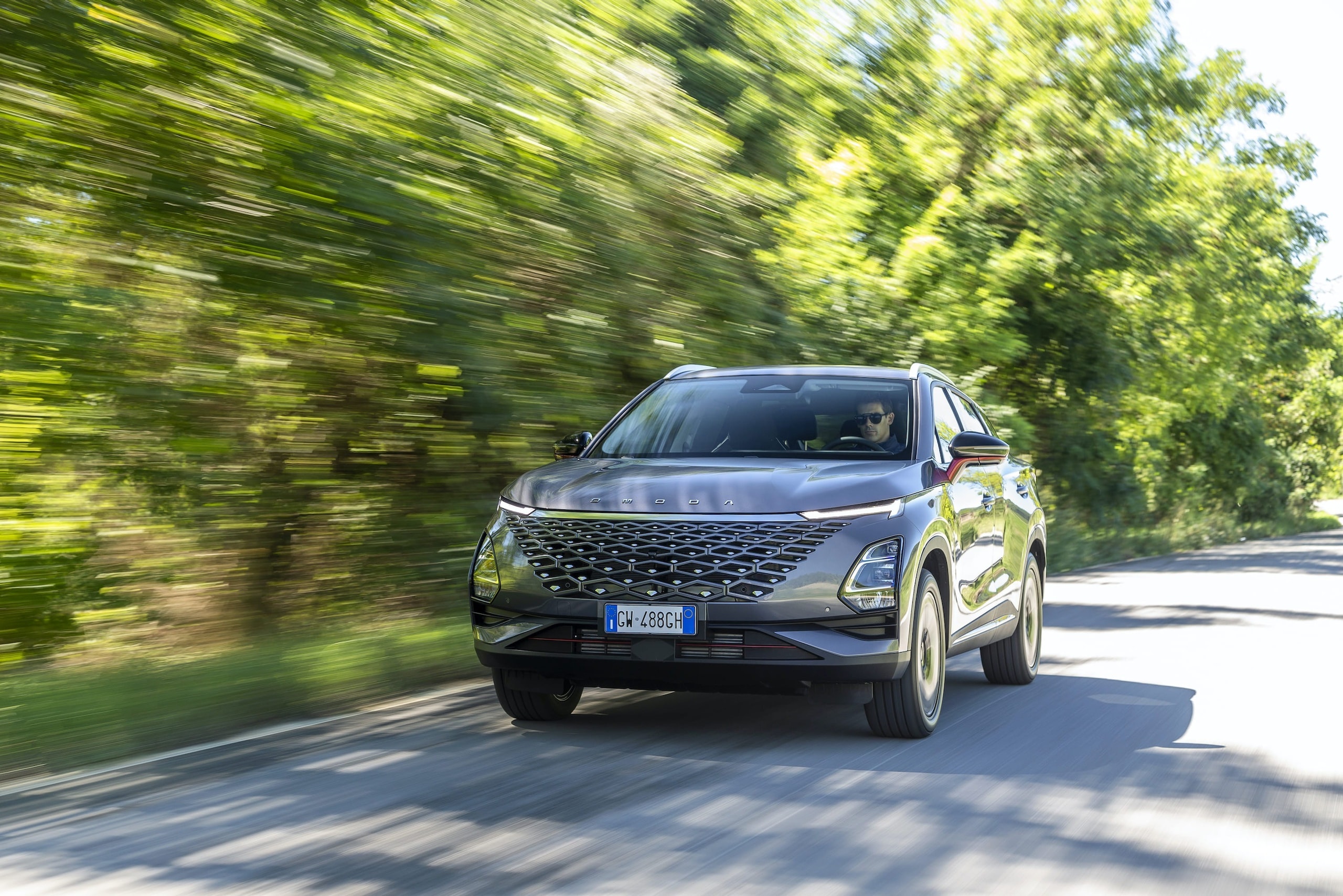 Omoda 5, le foto in azione del Suv cinese dal prezzo speciale