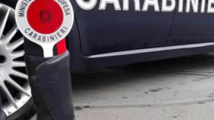 Al volante ubriaca, 65enne colpisce quattro auto in sosta