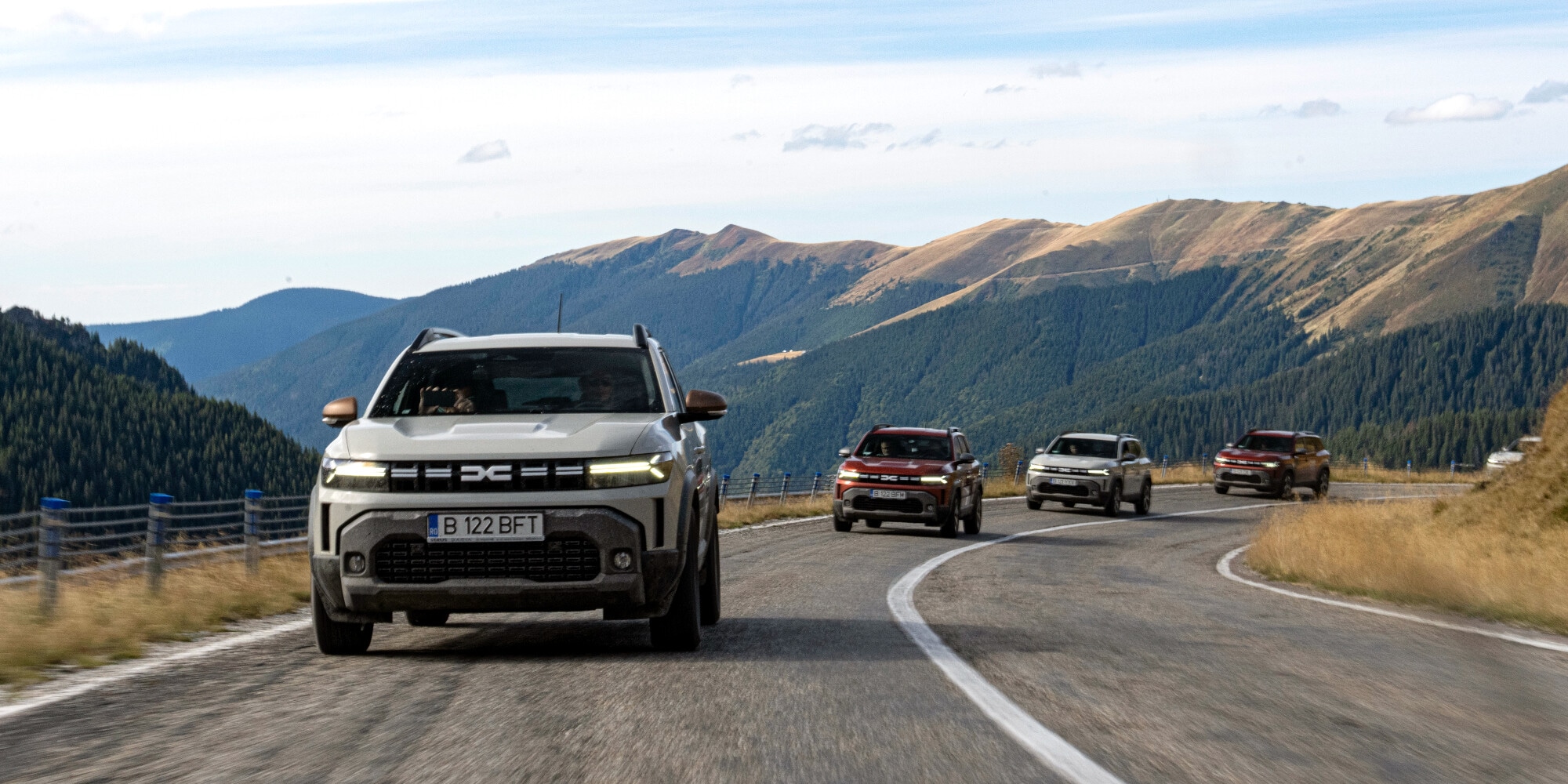Dacia Duster 2024, in Transfagarasan anche fuori asfalto