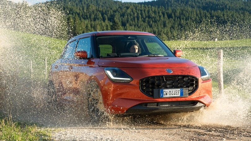 Suzuki Swift Hybrid 4x4 AllGrip su strada e in fuoristrada