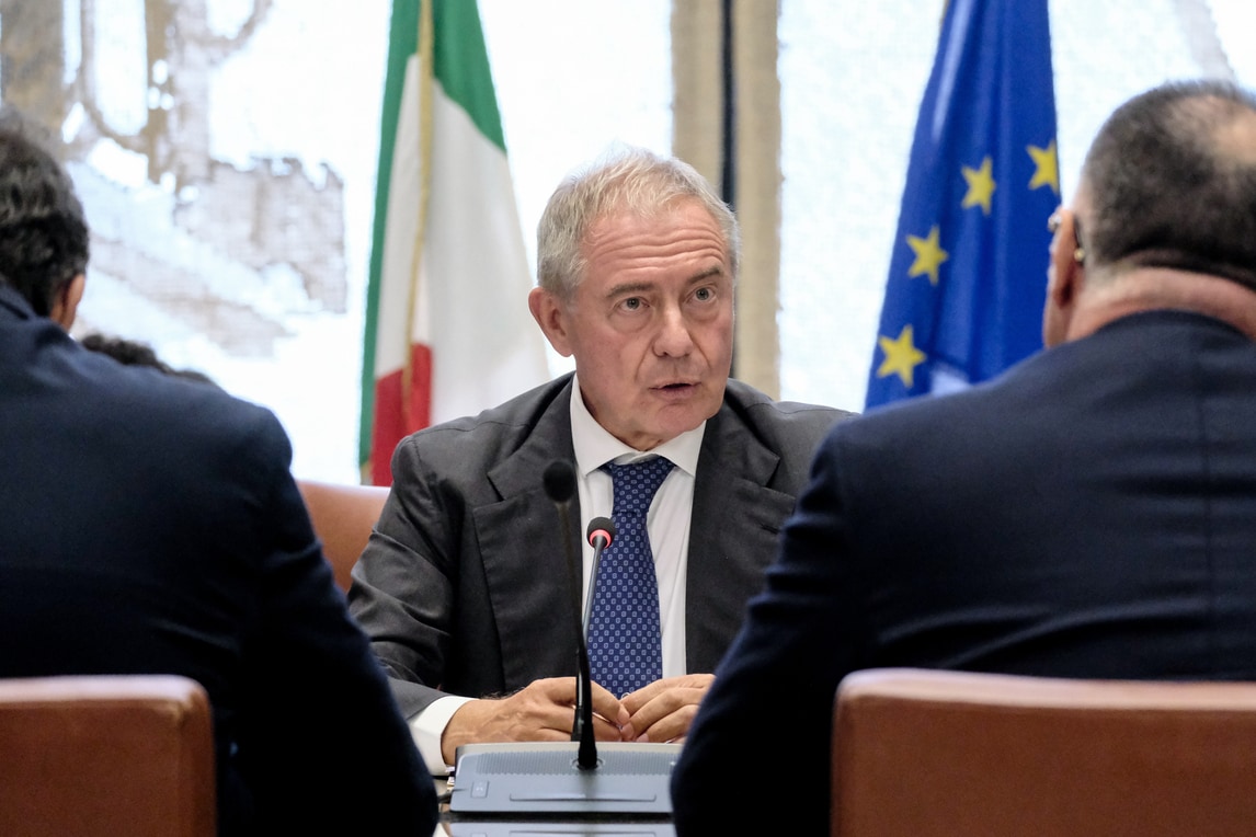 Revisione Fit for 55 e investimenti sull'auto, Urso incontra Habeck