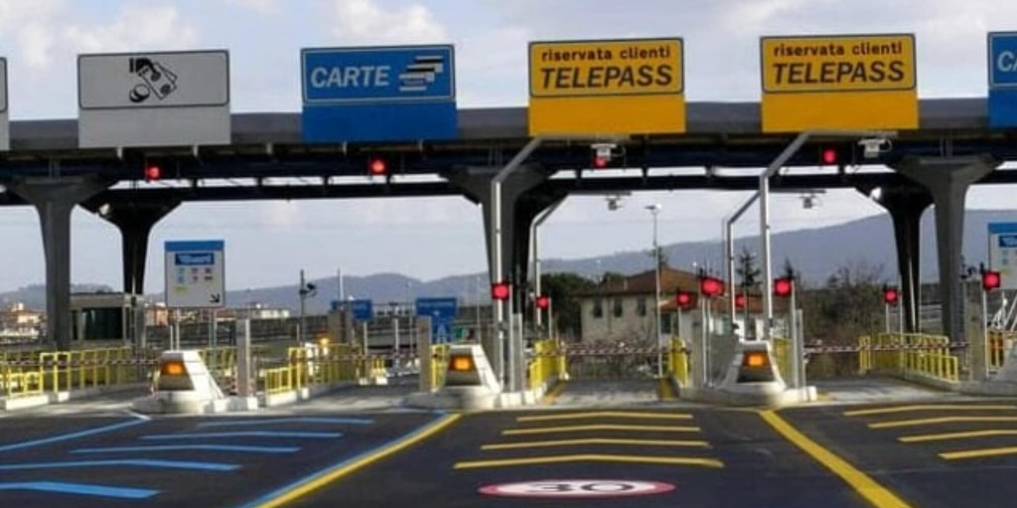 Modifica il camion come se fosse una Formula 1 da 1.500 cv: l'assurda follia in autostrada