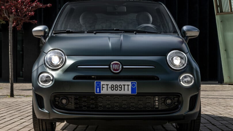 Quanti stipendi ci vogliono per comprare un'auto usata in Italia?