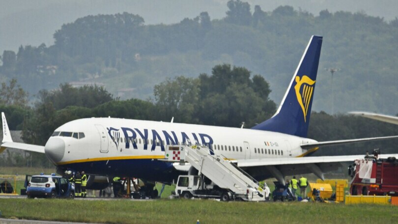 Incubo a Orio al Serio: esplodono le gomme di un aereo