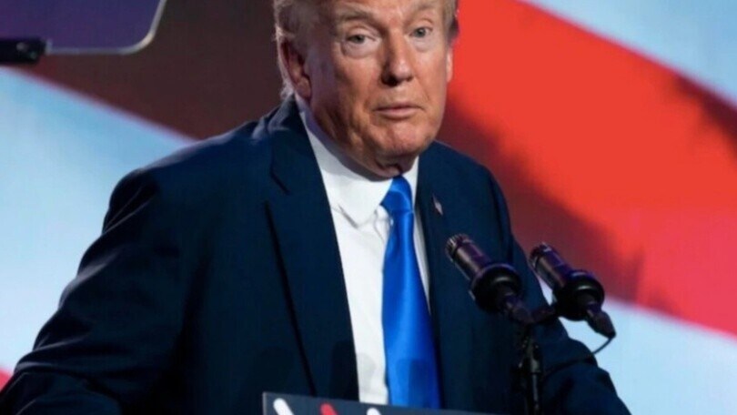 Trump e i dazi da record: “Fino al 500% sulle auto straniere”