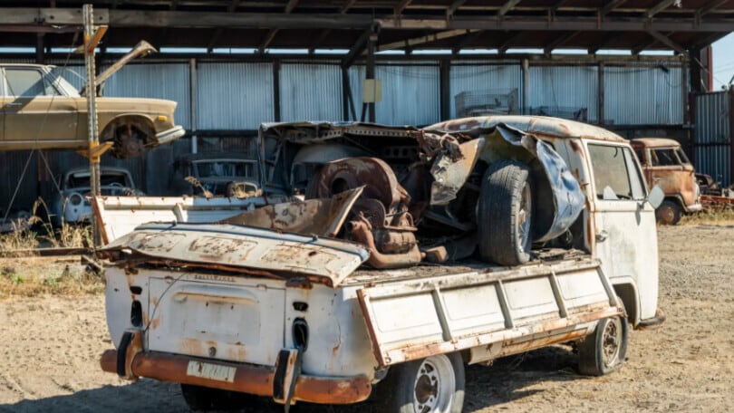 Avete mai visto una Lamborghini Miura P400 sul cassone di un Volkswagen T2