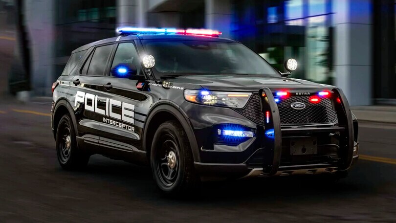 C'è un'auto che capisce quando commetti un'infrazione stradale e avvisa la polizia!