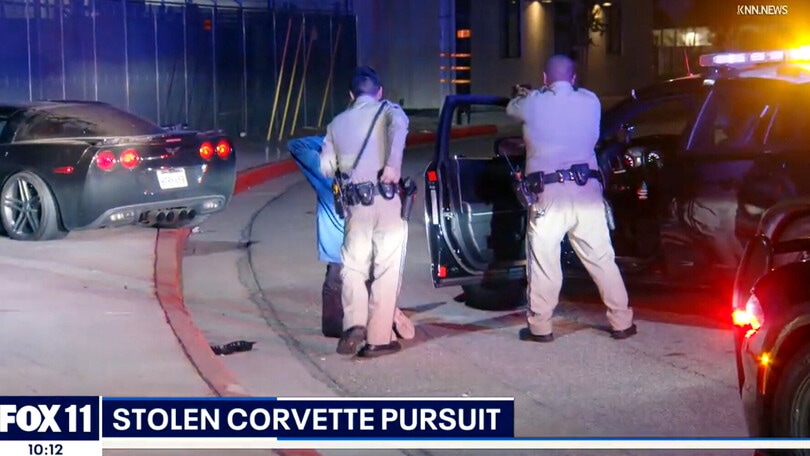 Ruba Corvette e scappa: inseguimento da film a 160 Km/h per un 15enne