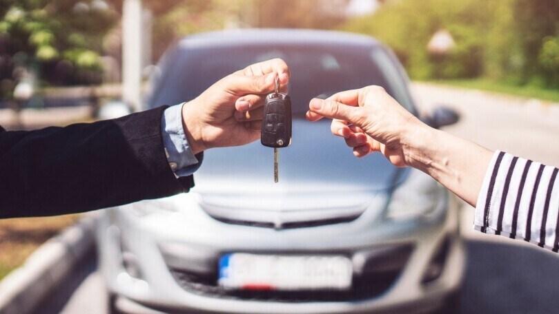 Auto aziendali, tasse più basse per ibride ed elettriche