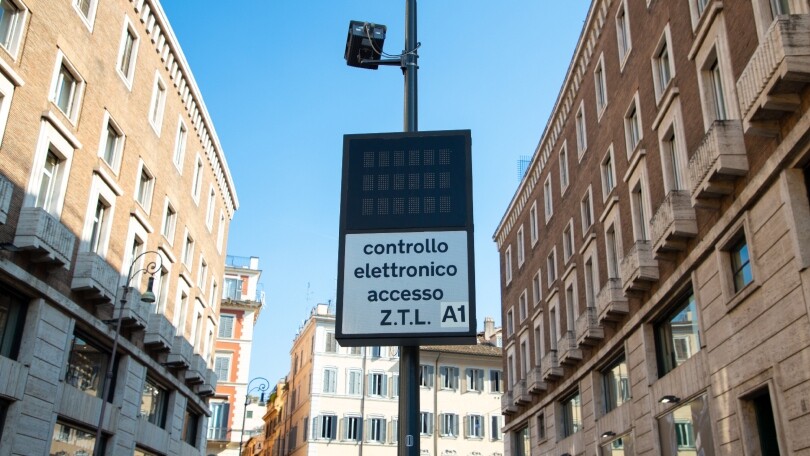 Raffica di multe per ingresso in Ztt, ma aveva venduto l'auto mesi prima