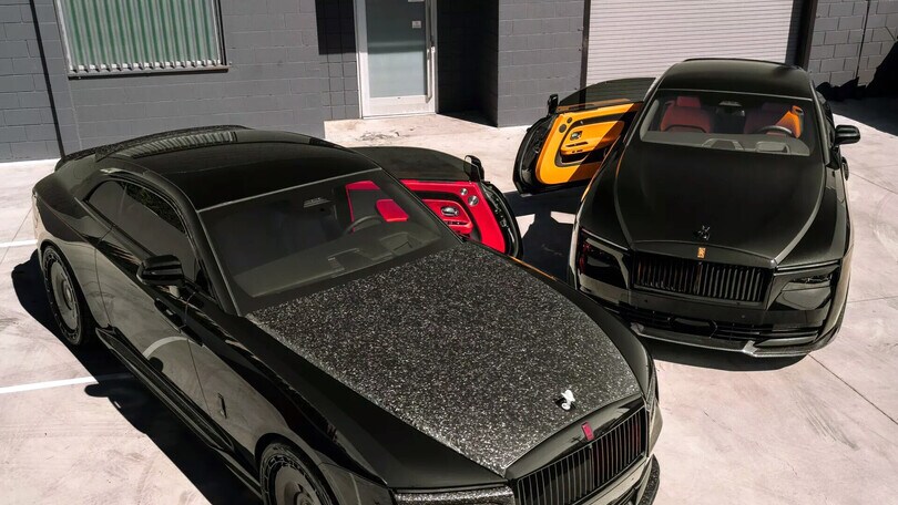 La Rolls-Royce Spectre si veste di carbonio con il kit 1016 Industries