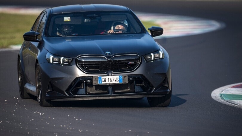 La nuova BMW M5 testata a Monza