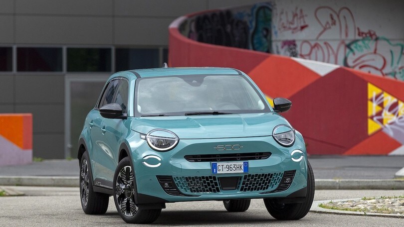 Fiat 600 e Fiat Topolino, le puoi guidare entrambe a meno di 200 euro