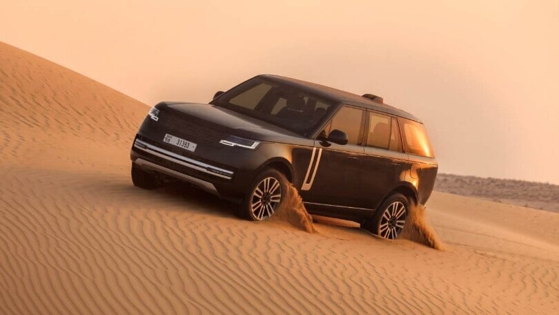 Nuova Range Rover: altri test prima del suo debutto nel 2025