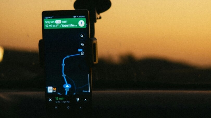 Perdono la vita per seguire le indicazioni di Google Maps: precipitati dal ponte distutto