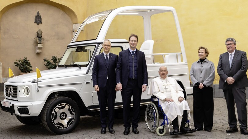 La Papamobile green, una Mercedes Classe G elettrica per Francesco